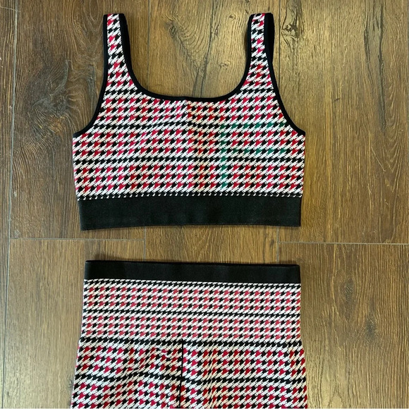 2PC Fabletics Camryn Houndstooth Seamless Bra and leggings SZ SM - Picture 4 of 5